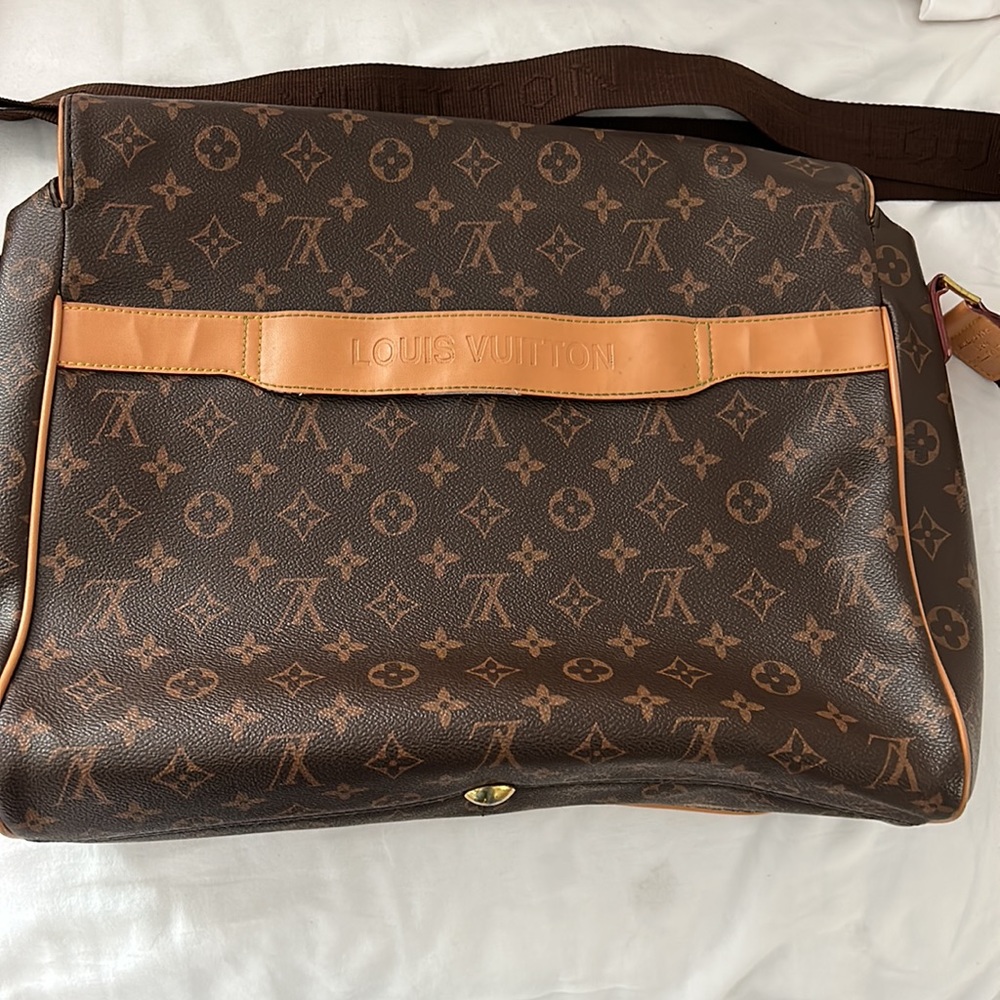 Used - Picture 2 of 4